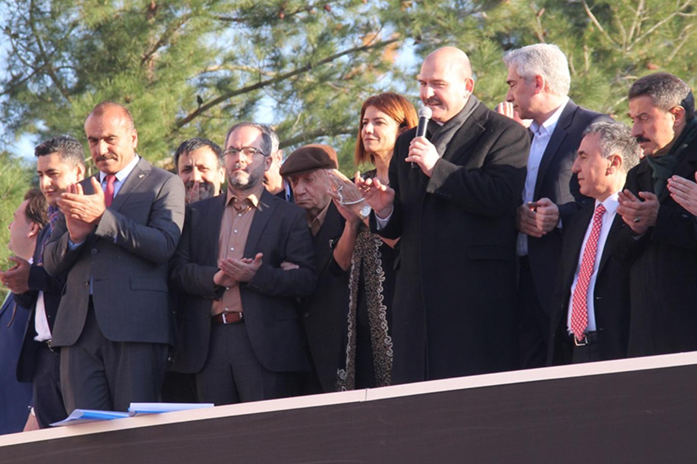 "Kardeşi kardeşe düşürdüler bizleri köle etmeye çalıştılar" "Kardeşi kardeşe düşürdüler bizleri köle etmeye çalıştılar"